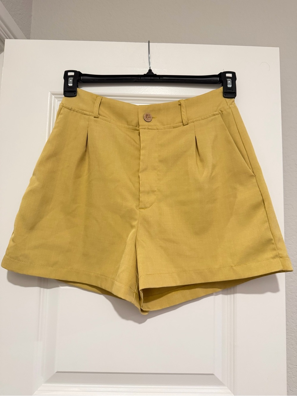 SHEIN Yellow High-Waist Pleated Women’s Shorts